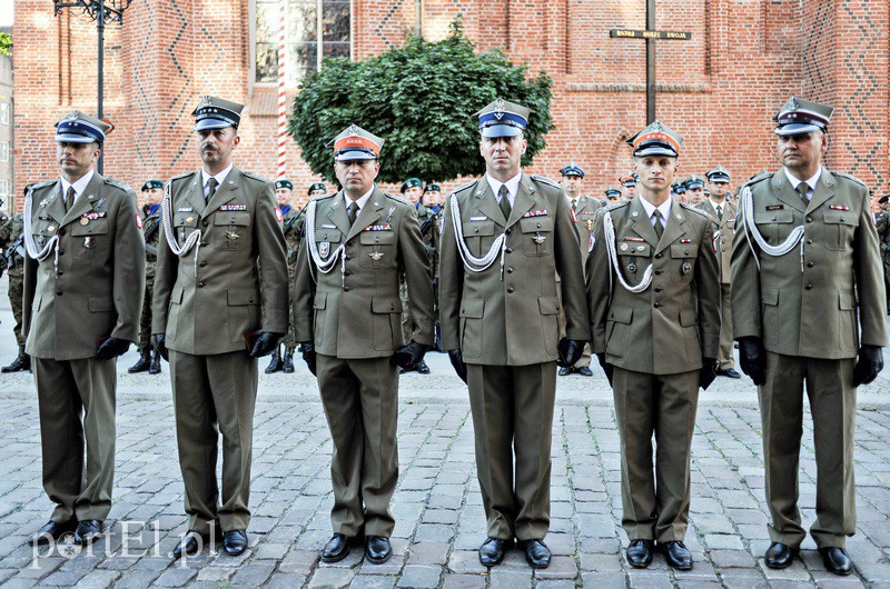 Żołnierze opanowali starówkę zdjęcie nr 136080