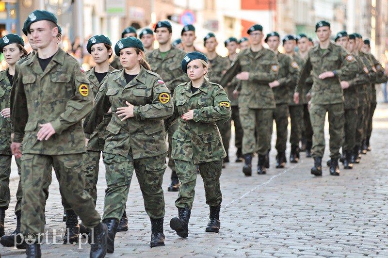 Żołnierze opanowali starówkę zdjęcie nr 136091