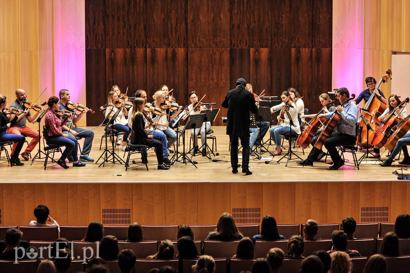 Maturzyści poważnie uzależnią się od muzyki poważnej zdjęcie nr 136424