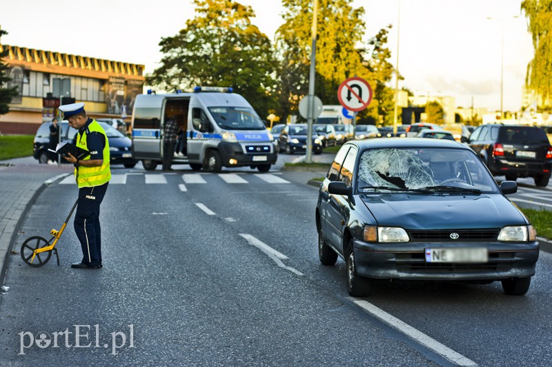 Wjechała w kobietę z dzieckiem na przejściu dla pieszych zdjęcie nr 136439