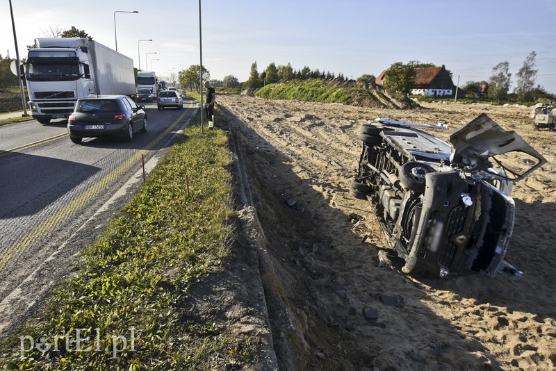 Dachował busem na siódemce zdjęcie nr 136781