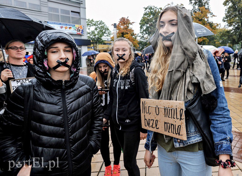 Milczący protest, głośny krzyk zdjęcie nr 137181