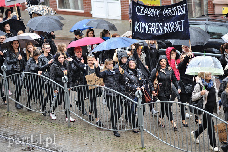 Milczący protest, głośny krzyk zdjęcie nr 137218