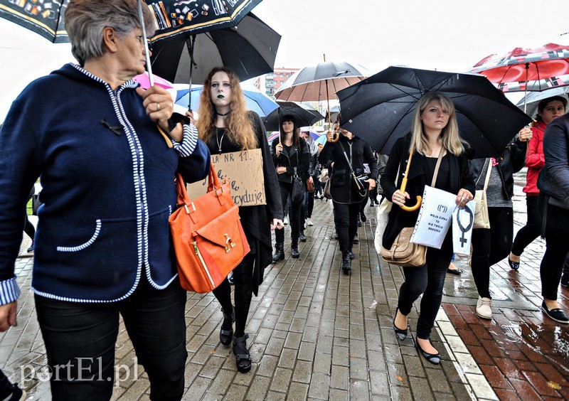 Milczący protest, głośny krzyk zdjęcie nr 137209