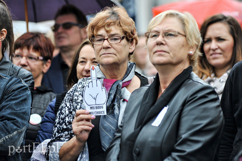 Milczący protest, głośny krzyk zdjęcie nr 137225