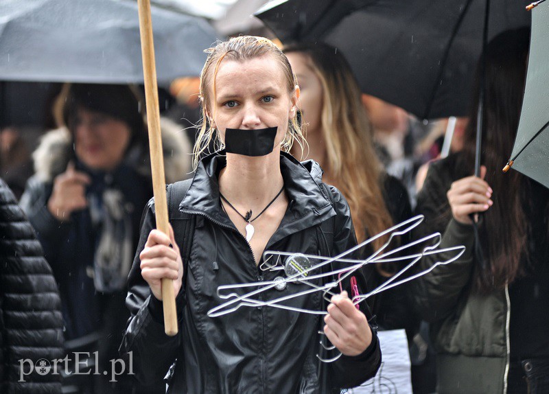 Milczący protest, głośny krzyk zdjęcie nr 137204