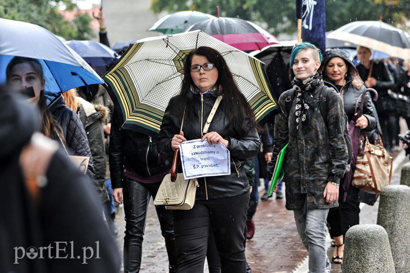 Milczący protest, głośny krzyk zdjęcie nr 137207