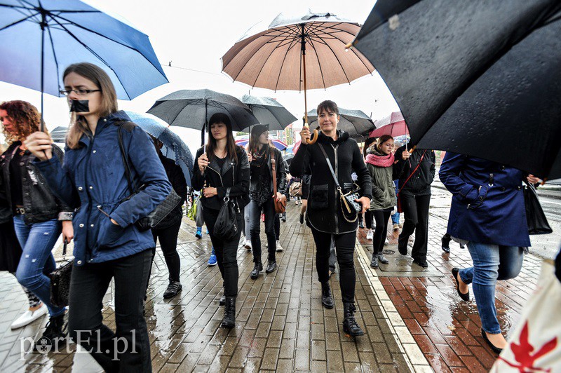 Milczący protest, głośny krzyk zdjęcie nr 137210