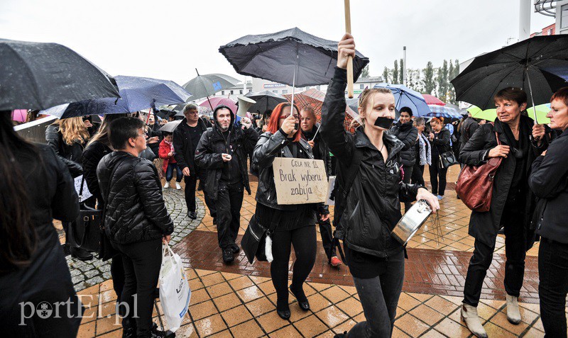 Milczący protest, głośny krzyk zdjęcie nr 137190