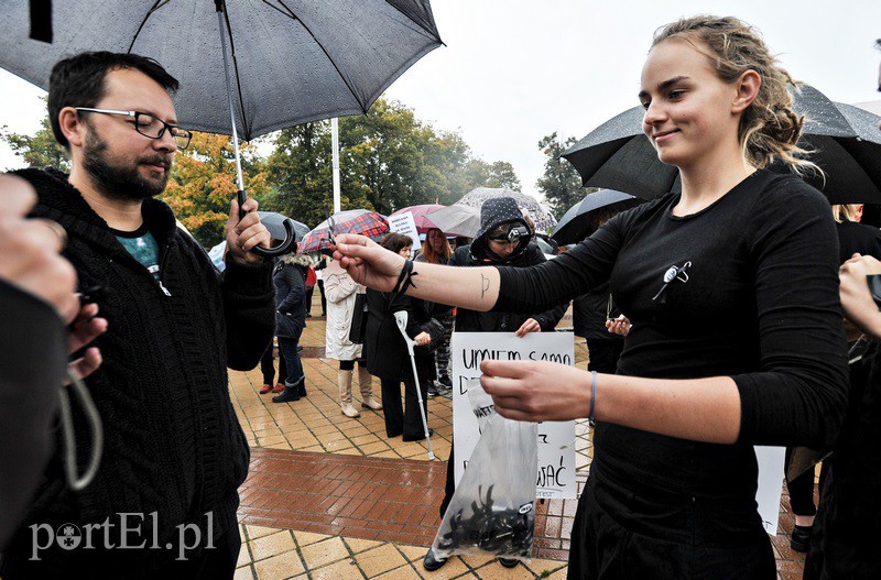 Milczący protest, głośny krzyk zdjęcie nr 137185