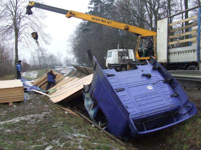 TIR w rowie zdjęcie nr 10773