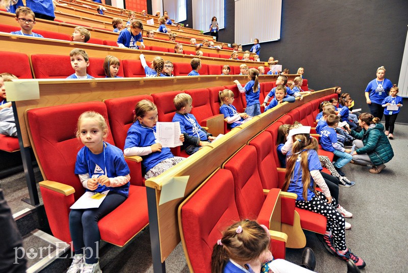 Mali studenci w krainie nauki zdjęcie nr 138626