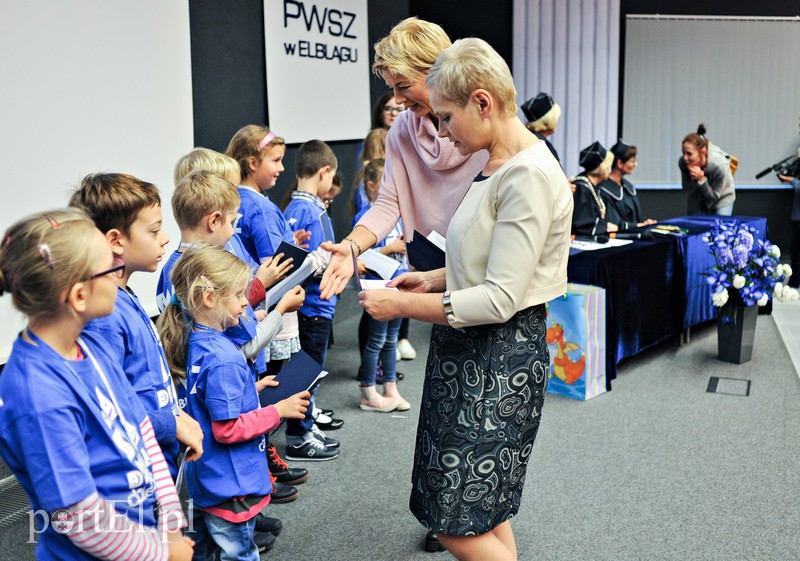 Mali studenci w krainie nauki zdjęcie nr 138643