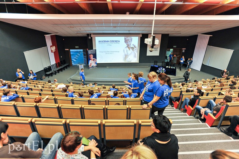 Mali studenci w krainie nauki zdjęcie nr 138628