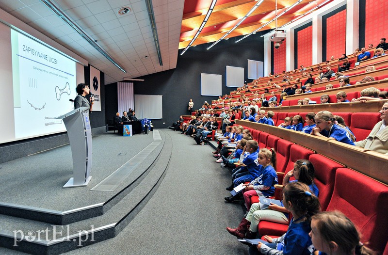 Mali studenci w krainie nauki zdjęcie nr 138649