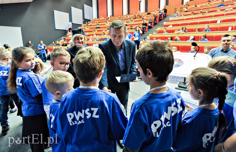 Mali studenci w krainie nauki zdjęcie nr 138641