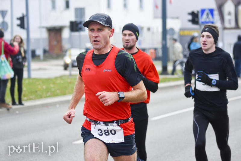 Rekordowy Bieg Niepodległości, biegacz z Olsztyna najszybszy zdjęcie nr 139676
