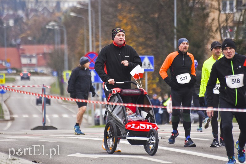Rekordowy Bieg Niepodległości, biegacz z Olsztyna najszybszy zdjęcie nr 139653