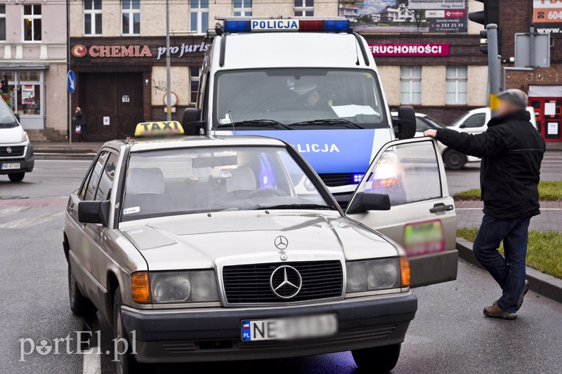 Potrącenie na Grunwaldzkiej, 58-latka trafiła do szpitala zdjęcie nr 140031