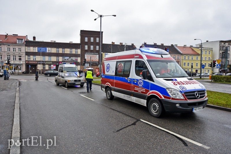 Potrącenie na Grunwaldzkiej, 58-latka trafiła do szpitala zdjęcie nr 140034