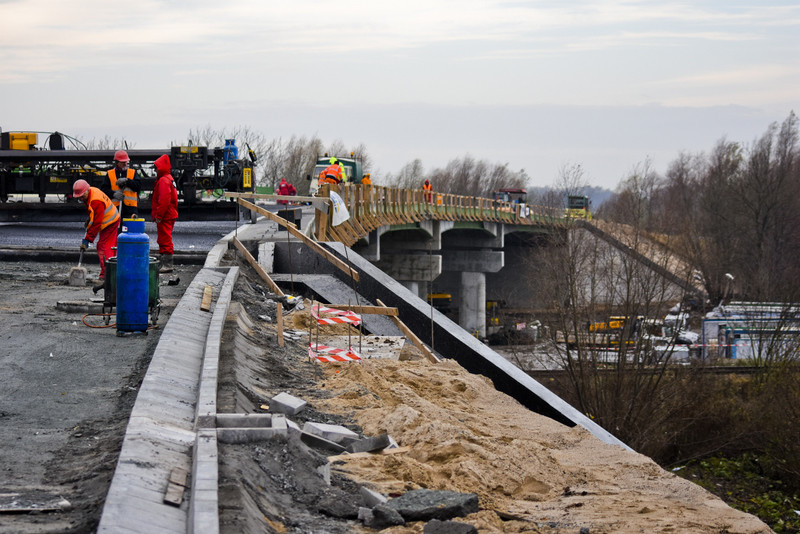 Wkrótce pojedziemy nowym wiaduktem zdjęcie nr 140231