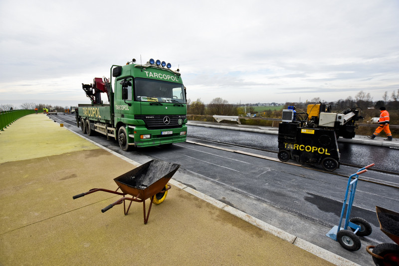 Wkrótce pojedziemy nowym wiaduktem zdjęcie nr 140239