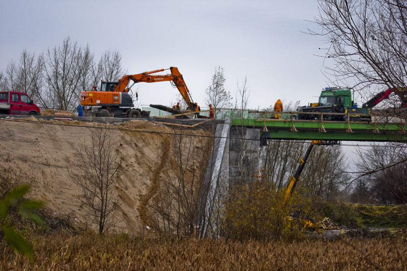 Wkrótce pojedziemy nowym wiaduktem zdjęcie nr 140225