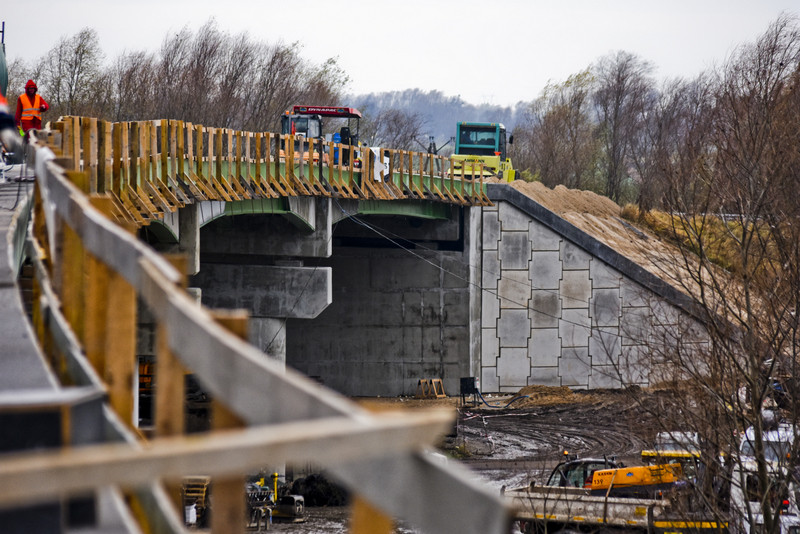 Wkrótce pojedziemy nowym wiaduktem zdjęcie nr 140233