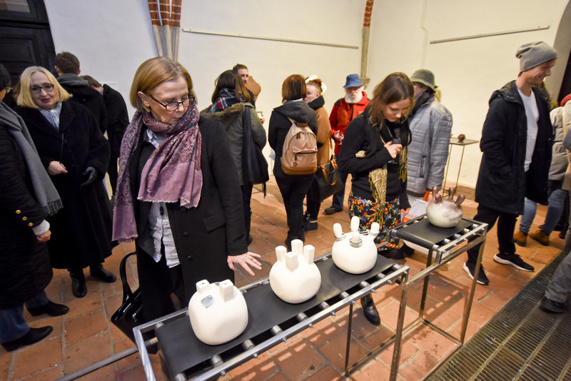 Człowiek człowiekowi... zdjęcie nr 140577