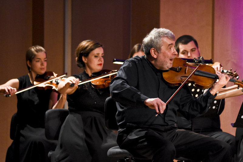 Z koncertów parkowych na salony zdjęcie nr 140657