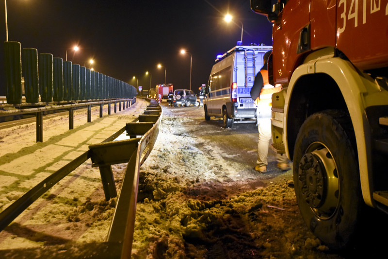 Poślizg na obwodnicy zdjęcie nr 140859