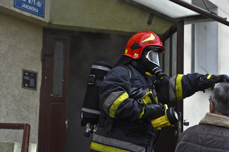 Pożar przy ul. Janowskiej zdjęcie nr 141361