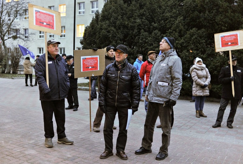 Protestowali przeciwko rządowi PiS: - Czujemy się zagrożeni zdjęcie nr 141619