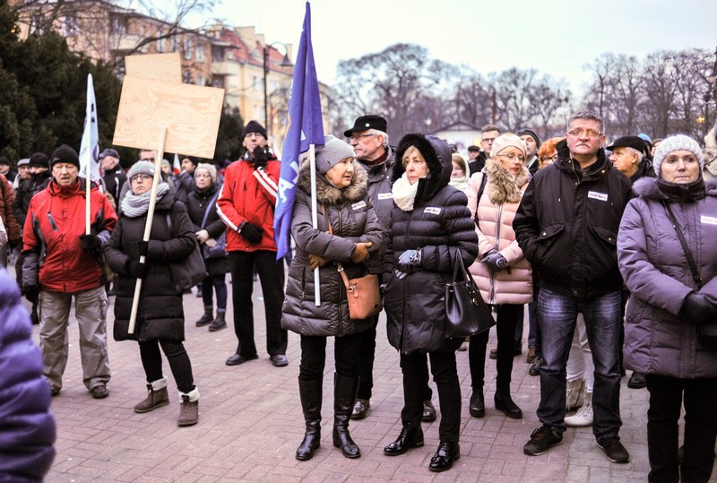 Protestowali przeciwko rządowi PiS: - Czujemy się zagrożeni zdjęcie nr 141627