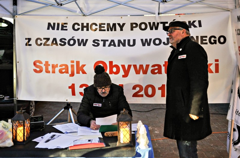 Protestowali przeciwko rządowi PiS: - Czujemy się zagrożeni zdjęcie nr 141635