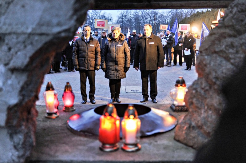 Protestowali przeciwko rządowi PiS: - Czujemy się zagrożeni zdjęcie nr 141624