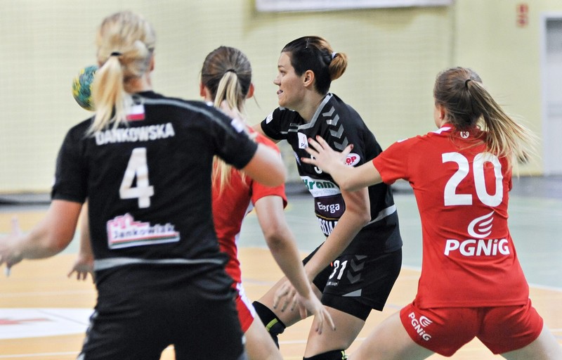 Młode kadrowiczki przegrały ze Startem zdjęcie nr 141778