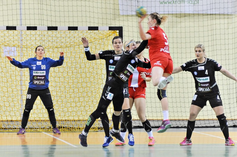 Młode kadrowiczki przegrały ze Startem zdjęcie nr 141779