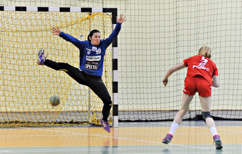 Młode kadrowiczki przegrały ze Startem zdjęcie nr 141776