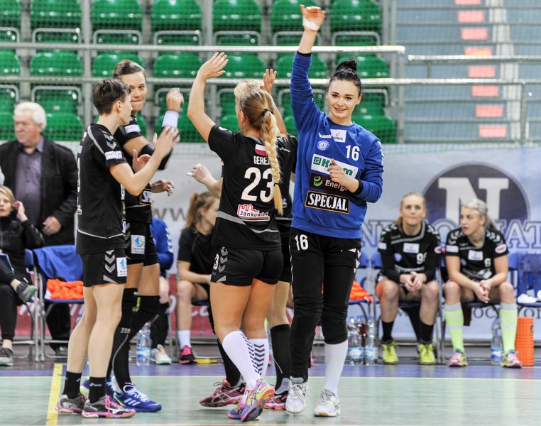 Młode kadrowiczki przegrały ze Startem zdjęcie nr 141774