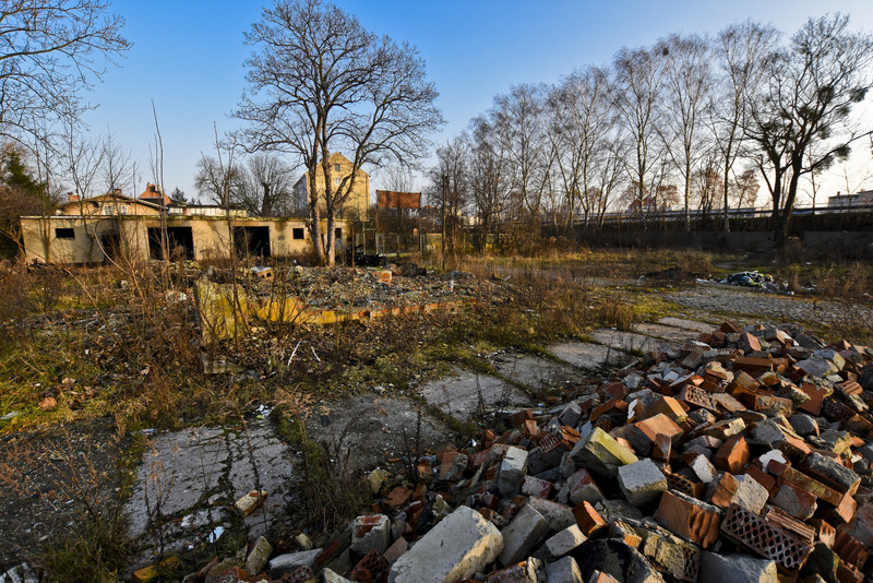 Teren nad rzeką, który trudno sprzedać zdjęcie nr 142209