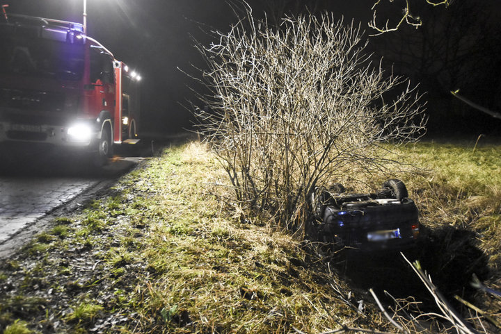 Dachował oplem, miał 2,4 promila zdjęcie nr 142288