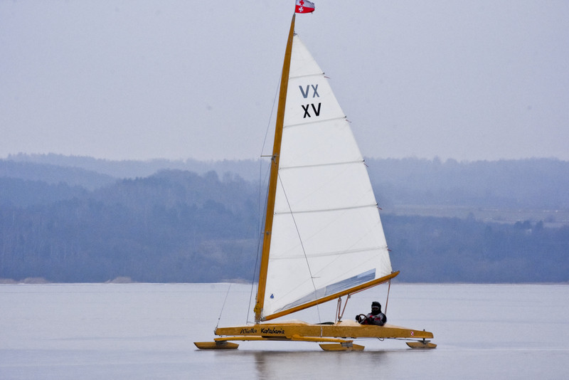 Adrenalina niesiona wiatrem, żaglem i płozami zdjęcie nr 145150