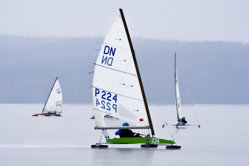 Adrenalina niesiona wiatrem, żaglem i płozami zdjęcie nr 145168