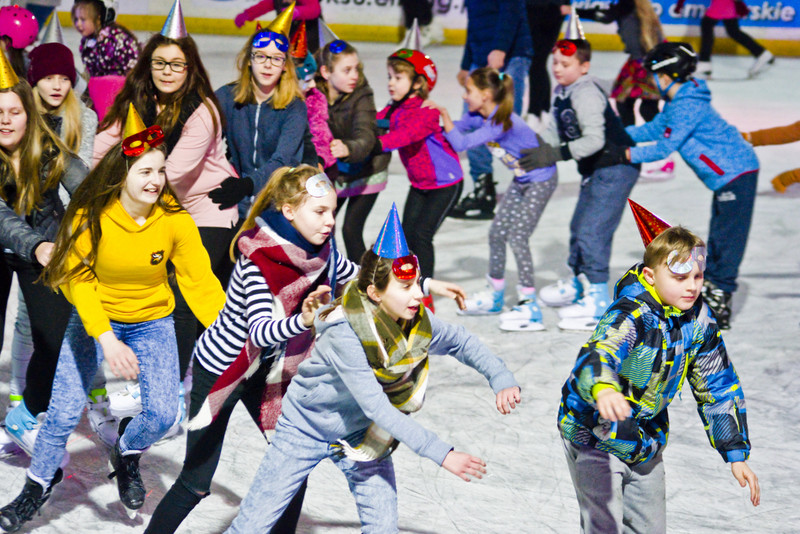 Gorąca zabawa na elbląskim lodowisku zdjęcie nr 145324