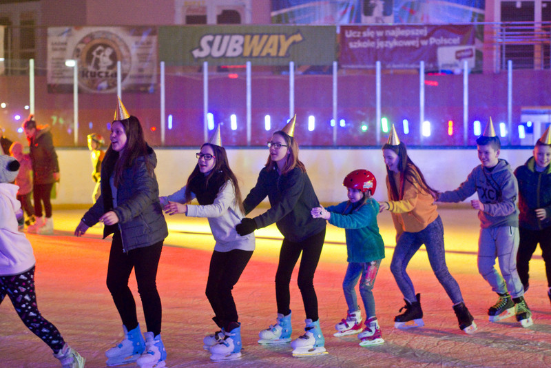 Gorąca zabawa na elbląskim lodowisku zdjęcie nr 145311