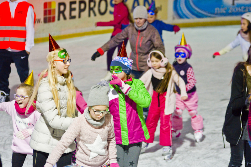 Gorąca zabawa na elbląskim lodowisku zdjęcie nr 145327