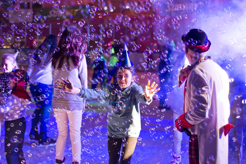 Gorąca zabawa na elbląskim lodowisku zdjęcie nr 145306