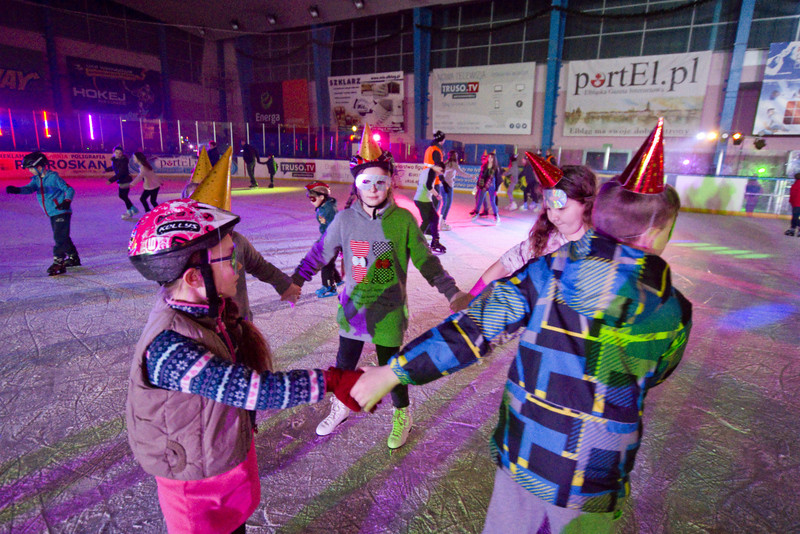 Gorąca zabawa na elbląskim lodowisku zdjęcie nr 145318