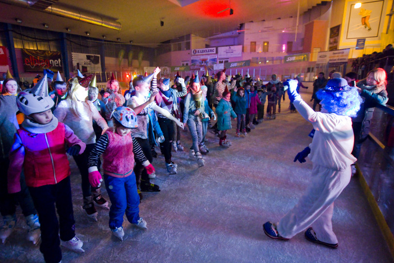 Gorąca zabawa na elbląskim lodowisku zdjęcie nr 145270